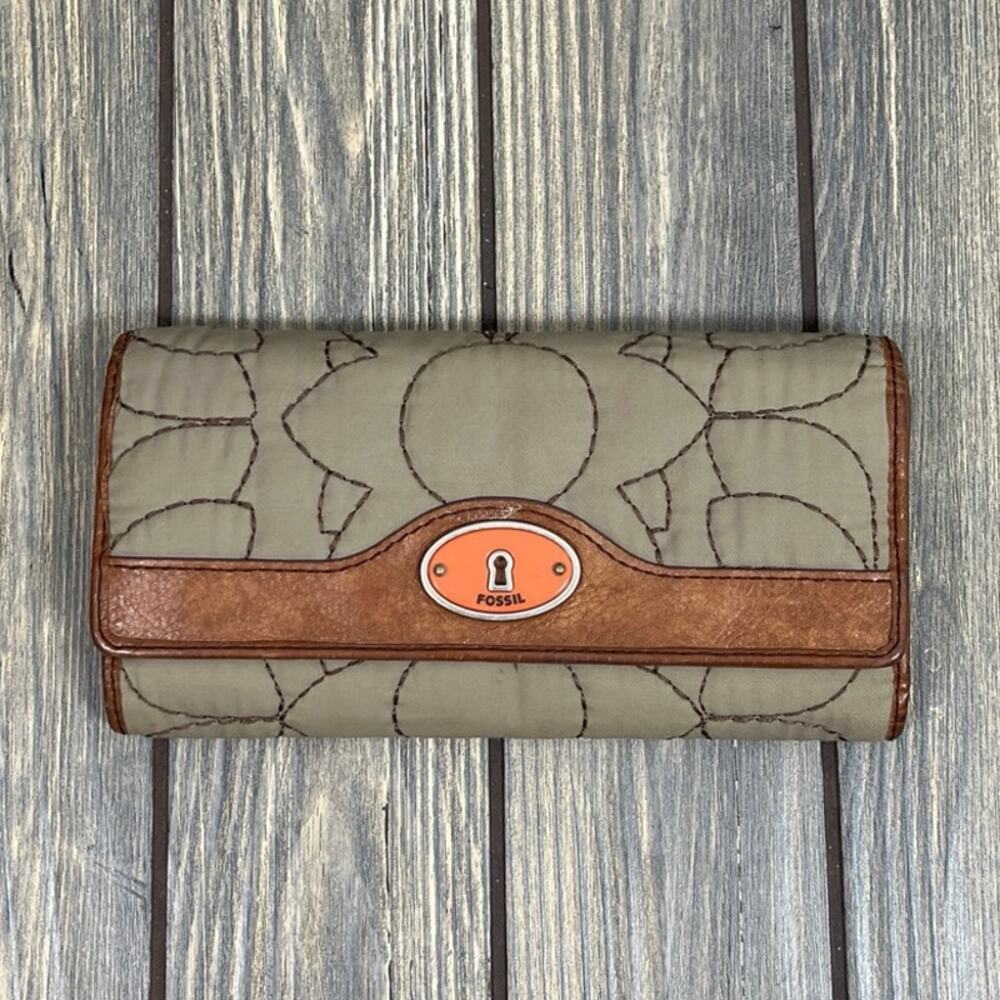 FOSSIL Key-Per Green‎ Quilted Brown Leather Wristlet Wallet ID Coin Zip Designer